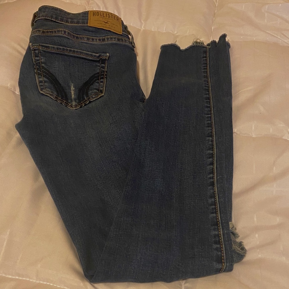 Low rise ripped Hollister jeans